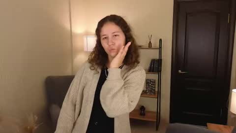 Lola online show from October 15, 1:23 pm