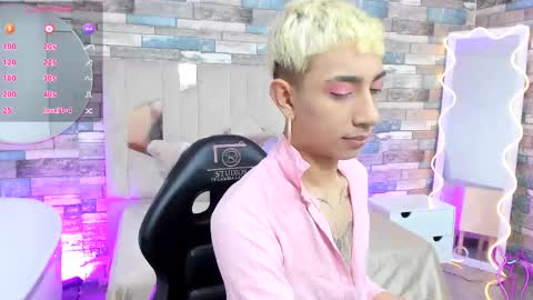 cyrus_tay online show from May 28, 11:52 am