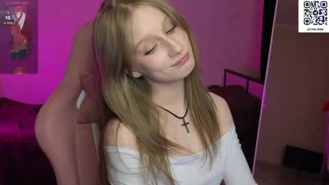 cyyberwhore online show from April 17, 11:18 pm