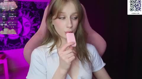 cyyberwhore online show from March 23, 1:32 am