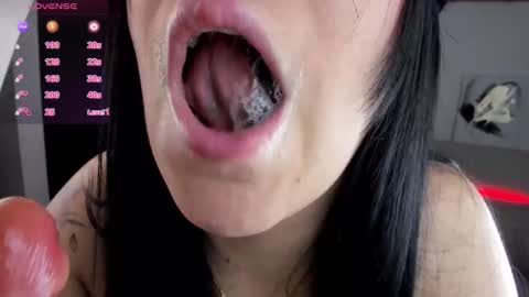 Ailyn  online show from October 15, 2:15 am