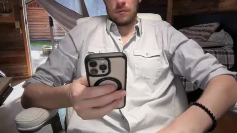 Leo online show from April 4, 9:44 pm