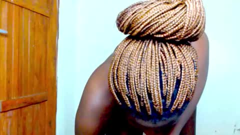 tee online show from January 18, 12:30 am