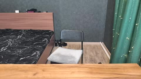 daddysgirl9978 online show from April 11, 5:45 am