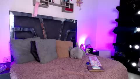 daenerys_cat online show from January 30, 3:08 pm