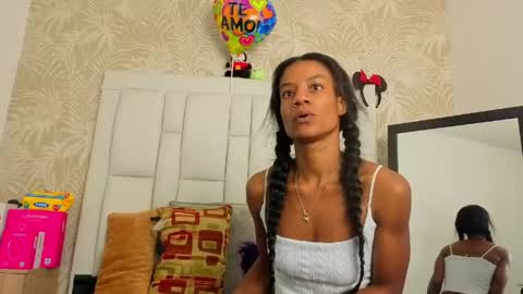 daffnelewis online show from April 22, 12:01 pm