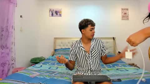 Snapshot of dafnezahiraa_ chatting on February 12, 3:29 am dafnezahiraa  online show from February 12, 3:29 am