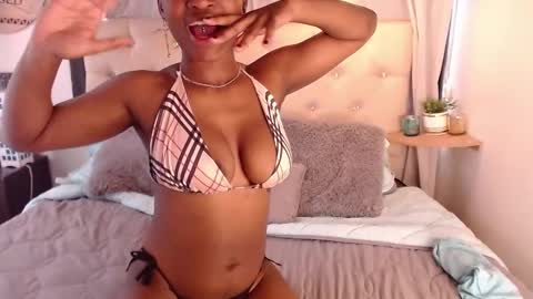 Snapshot of dahyan_ chatting on February 24, 8:58 pm DAHYAN online show from February 24, 8:58 pm