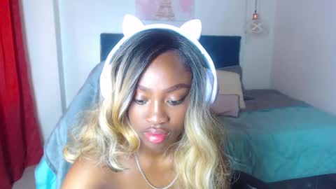 Snapshot of dahyan_ chatting on March 3, 2:49 pm DAHYAN online show from March 3, 2:49 pm