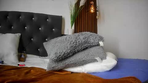 DAHYAN online show from March 25, 2:57 pm