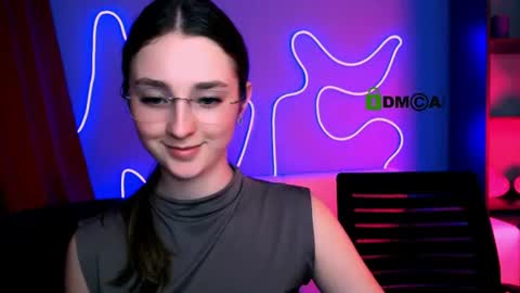 Little Di online show from June 13, 9:36 pm