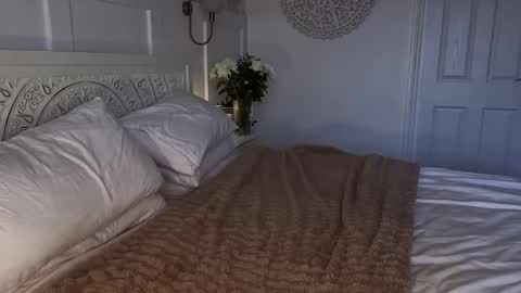 Daisy Dreams online show from March 24, 11:27 am