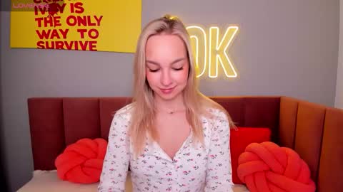 daisymellifluous online show from January 15, 1:36 am