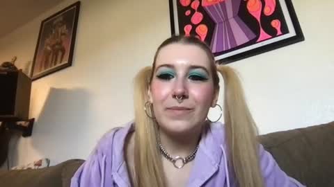 daisymynx online show from June 11, 12:32 am