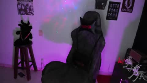 Dakota Crab online show from November 2, 9:48 pm