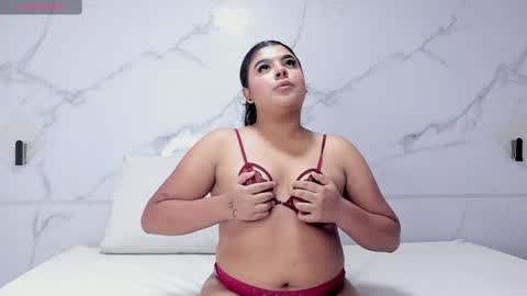 dakota_tucci online show from April 6, 3:26 am