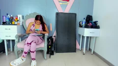  dakotha      online show from March 8, 1:14 pm