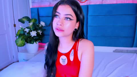 Snapshot of dakottahill chatting on February 5, 5:20 pm   online show from February 5, 5:20 pm