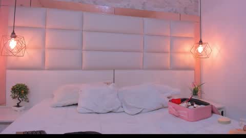 dali_collin online show from March 22, 5:50 pm