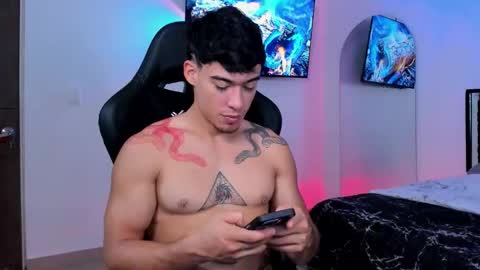 Snapshot of damian_fit chatting on September 12, 10:17 am Damian online show from September 12, 10:17 am
