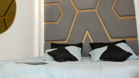 damianlux_ online show from June 16, 7:51 pm