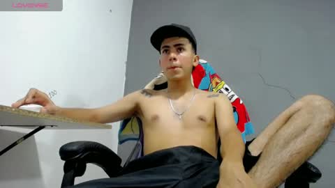 damien_444 online show from April 18, 10:21 pm