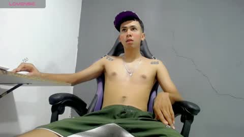 damien_444 online show from April 14, 9:23 am