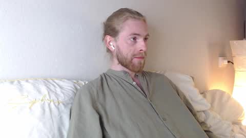 Snapshot of damien_diamond chatting on October 21, 5:49 pm damien_diamond online show from October 21, 5:49 pm
