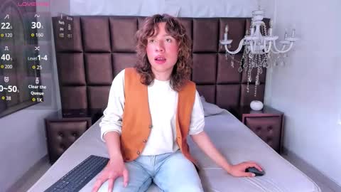 damiennoir online show from November 22, 8:29 pm