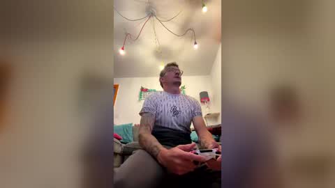 damo111694 online show from June 15, 9:23 am