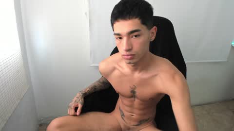 Snapshot of damon_333 chatting on January 15, 9:20 pm Damon online show from January 15, 9:20 pm