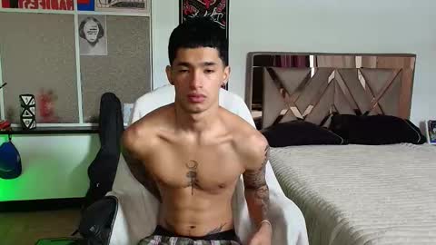 Snapshot of damon_333 chatting on October 15, 6:42 pm Damon online show from October 15, 6:42 pm