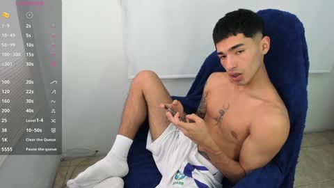 Snapshot of damon_333 chatting on January 17, 8:55 pm Damon online show from January 17, 8:55 pm