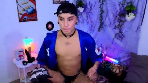 damon_clark_ online show from February 1, 7:34 pm