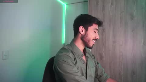 Snapshot of damon_frost chatting on January 8, 10:58 pm damon_frost online show from January 8, 10:58 pm