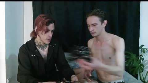 Dan and Noah online show from December 25, 5:37 am