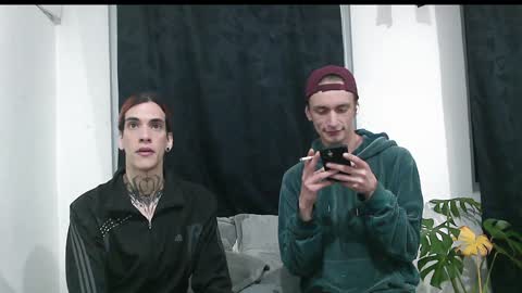 Dan and Noah online show from December 23, 2:02 am