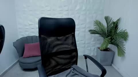 Danaa Rey online show from March 5, 11:49 am