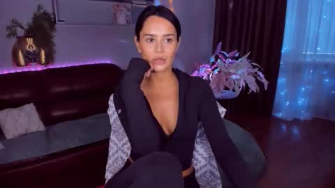 DanaMiers online show from April 11, 7:56 am