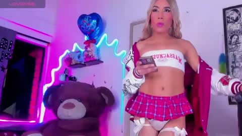 Snapshot of dani_bigcock21 chatting on October 18, 8:29 am dani_bigcock21 online show from October 18, 8:29 am