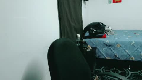 dani y jocelyn online show from April 3, 9:55 pm