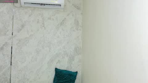 dani_lue online show from June 29, 12:27 pm