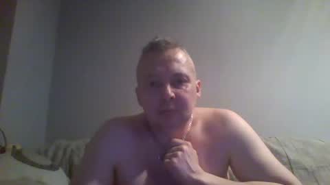 Snapshot of daniel0028 chatting on September 14, 2:25 am dan online show from September 14, 2:25 am