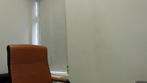 DANIEL SHAWN online show from April 19, 5:19 am