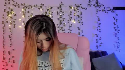 Dani Saenz online show from December 18, 3:46 am