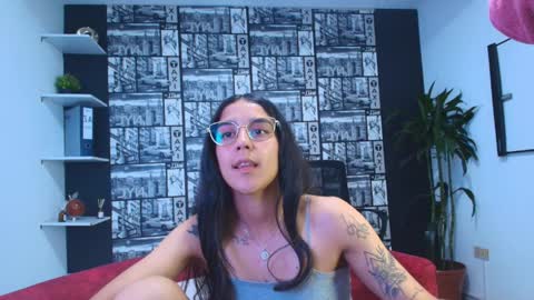 danielamonroe online show from March 26, 11:32 pm