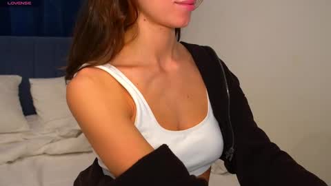 Danielle online show from February 11, 2:32 pm