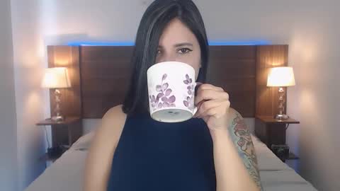 daniellerain online show from November 9, 5:26 pm