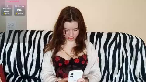 Mia online show from March 24, 7:14 am