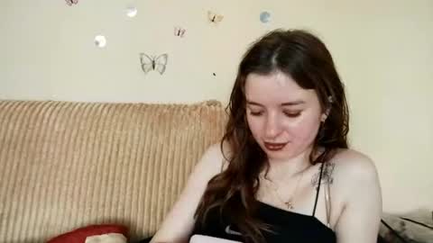 Mia online show from June 4, 2:34 pm